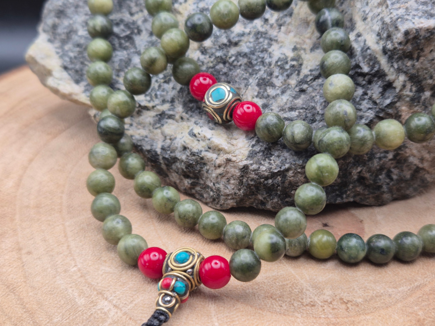 Jade Mala-Kette (Nephrit) in sanften Grüntönen | 108+1 Perlen | ca. 8mm